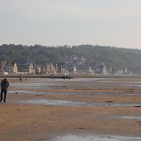 Moderne Avec Vue Sur Et Parking Privatif - Fr-1-712-82 Villers-sur-Mer