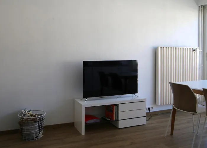 Lägenhet Moderne Avec Vue Sur Et Parking Privatif - Fr-1-712-82 *