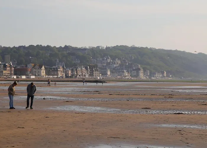 Moderne Avec Vue Sur Et Parking Privatif - Fr-1-712-82 Villers-sur-Mer