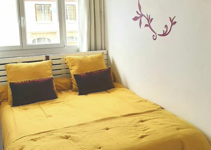 Moderne Avec Vue Sur Et Parking Privatif - Fr-1-712-82